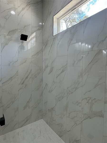 Close-up of interior finishes inside a home in , Chiefland (Image 41).