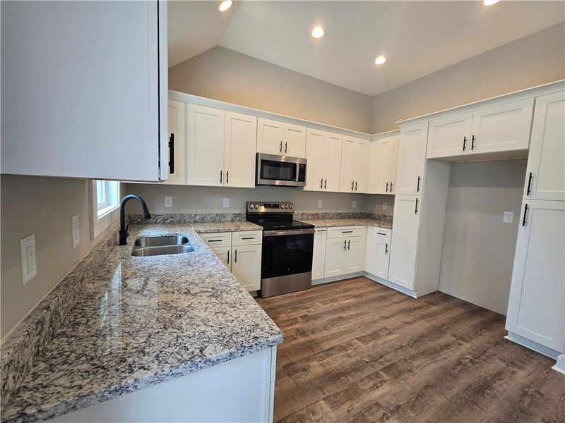 Furnished interior view inside a new home in , Lavonia (Image 4).