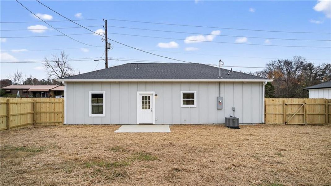 Exterior details and patio area of a home in , Rome (Image 15).