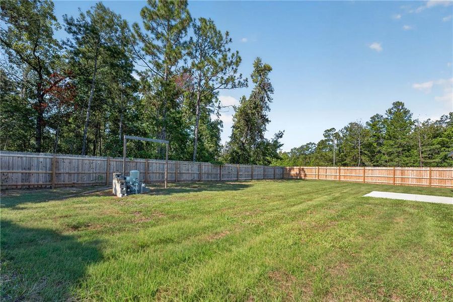 Exterior details and patio area of a home in , Ocklawaha (Image 25).
