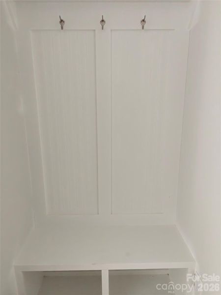 Drop zone in foyer on Homesite 199