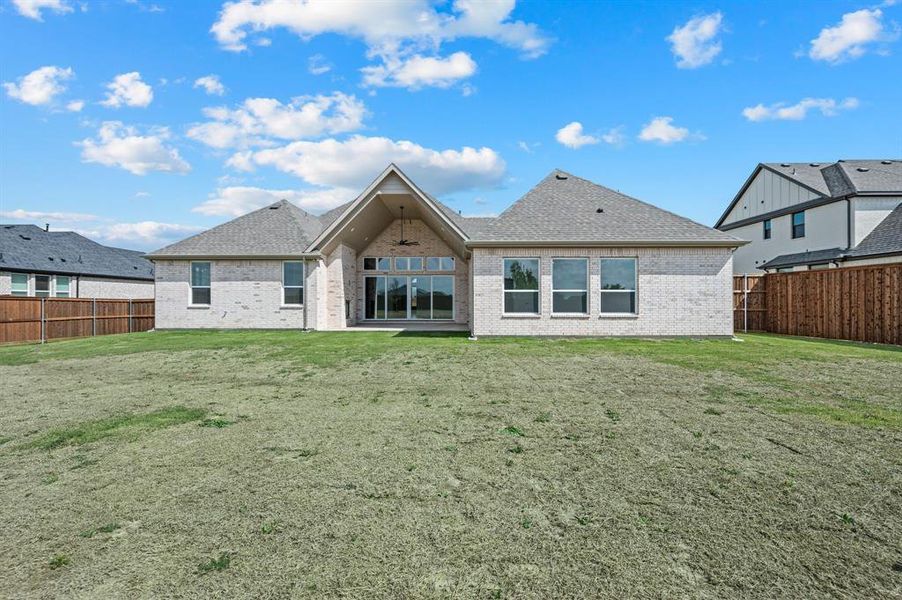 Exterior details and patio area of a home in NorthGlen, Haslet (Image 3).