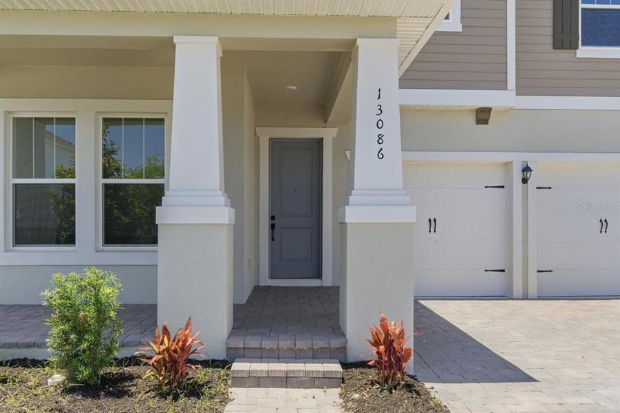 Exterior details and patio area of a home in , Winter Garden (Image 32).