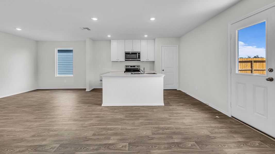 Representative unfurnished interior of a home built from the The Franklin by D.R. Horton in Spring Valley, New Braunfels (Image 19).