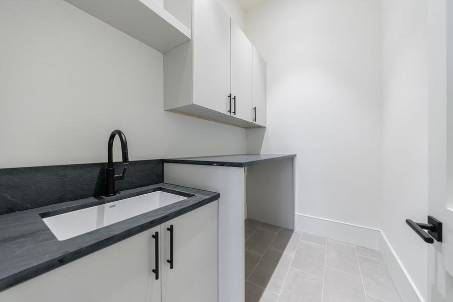 Furnished interior view inside a new home in , Atlanta (Image 10). Furnished interior view inside a new home in , Atlanta (Image 10).