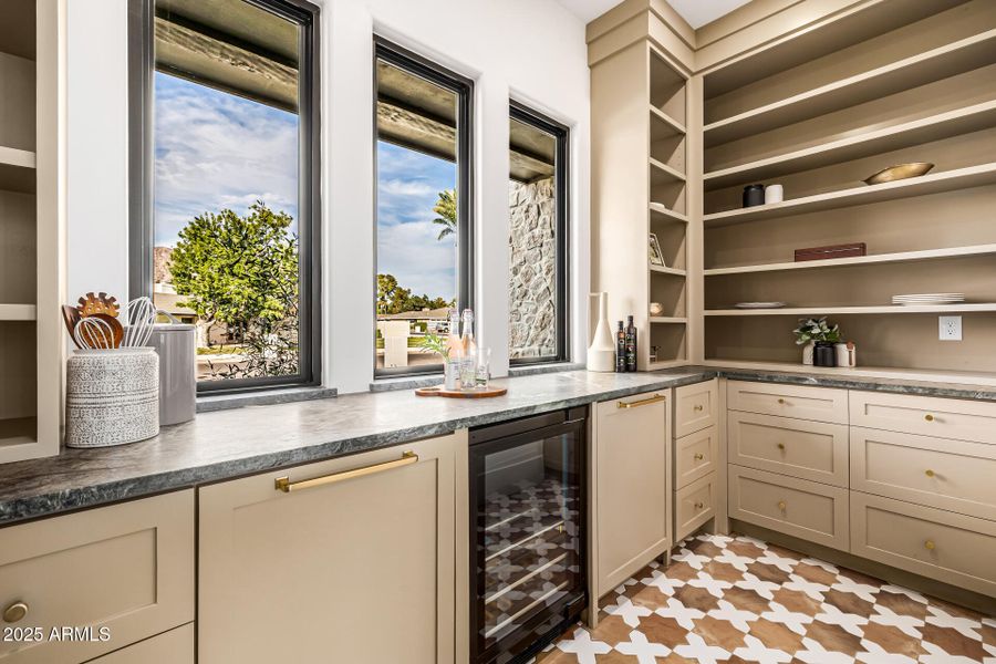 28 - Del Paisano Calle 28 - Del Paisano Calle