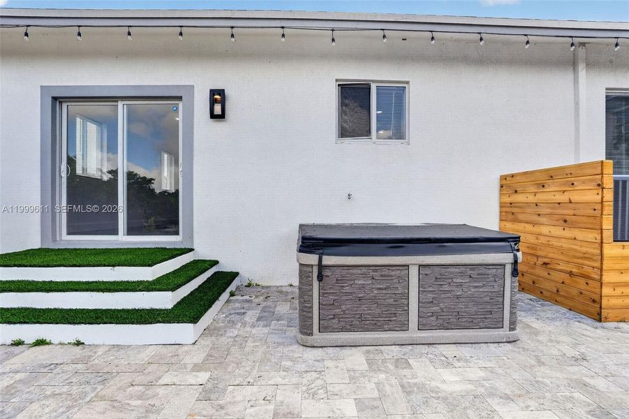 Exterior details and patio area of a home in , Fort Lauderdale (Image 21).