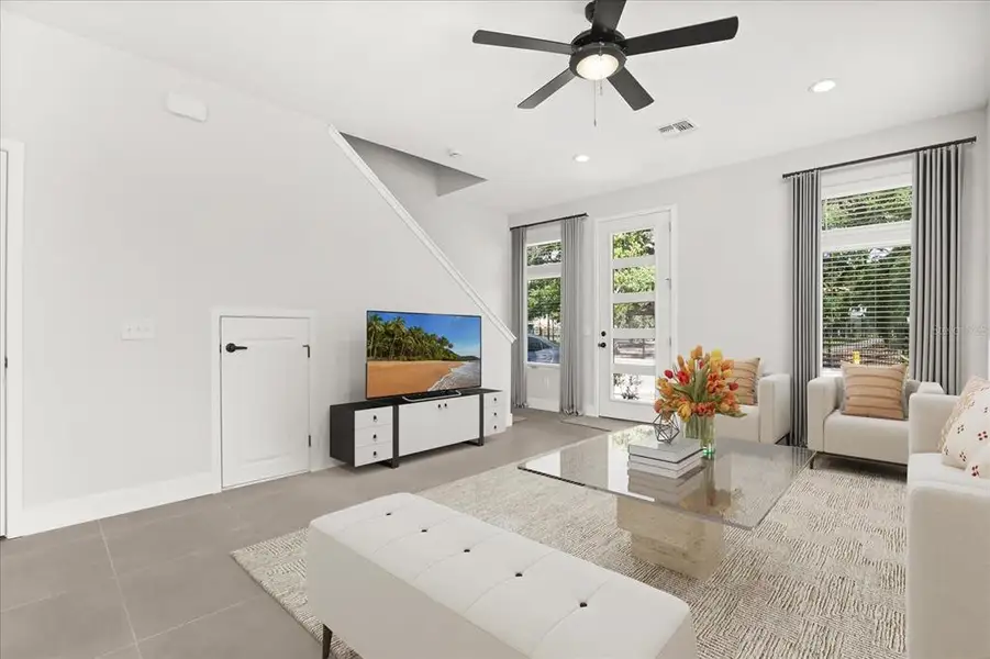 Furnished interior view inside a new home in , Orlando (Image 4).