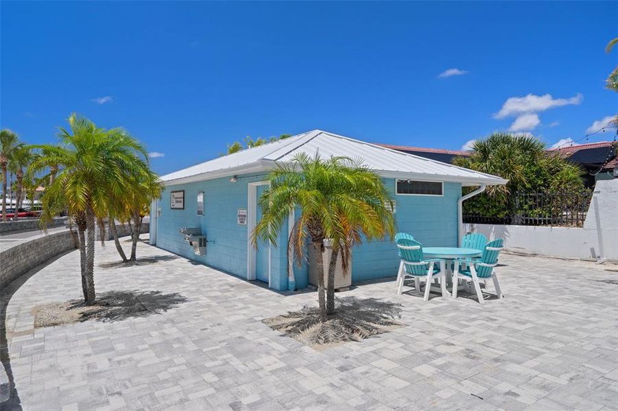 Exterior details and patio area of a home in , New Port Richey (Image 6).