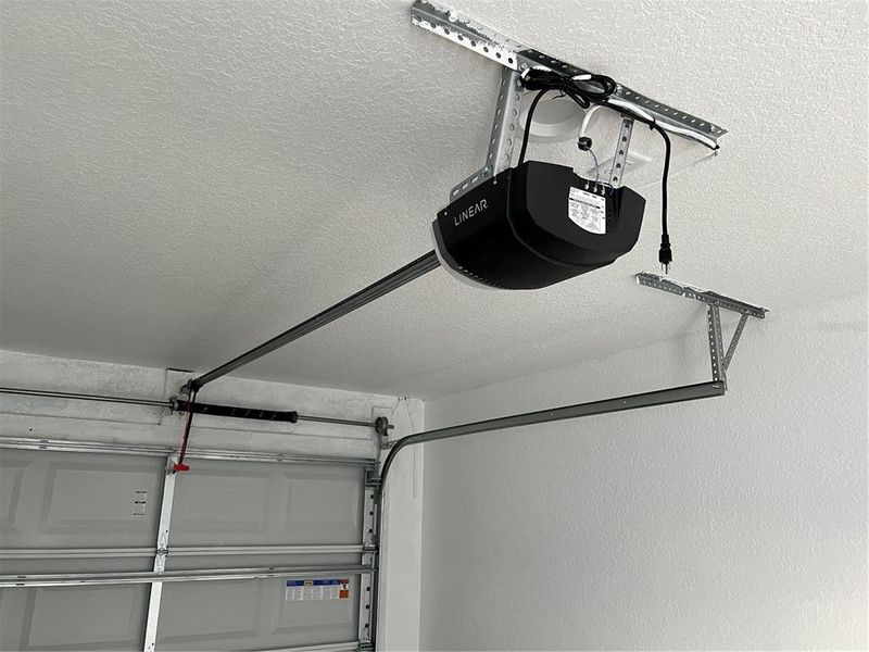 Close-up of interior finishes inside a home in , Ocklawaha (Image 7).