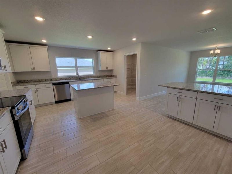 Furnished interior view inside a new home in Ocala Waterway / Kingsland Country Estates, Dunnellon (Image 8).