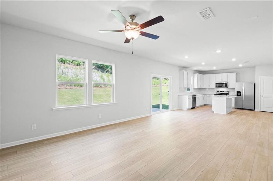 Spacious, unfurnished interior of a new home in Avery Ridge, Gainesville (Image 16). Spacious, unfurnished interior of a new home in Avery Ridge, Gainesville (Image 16).