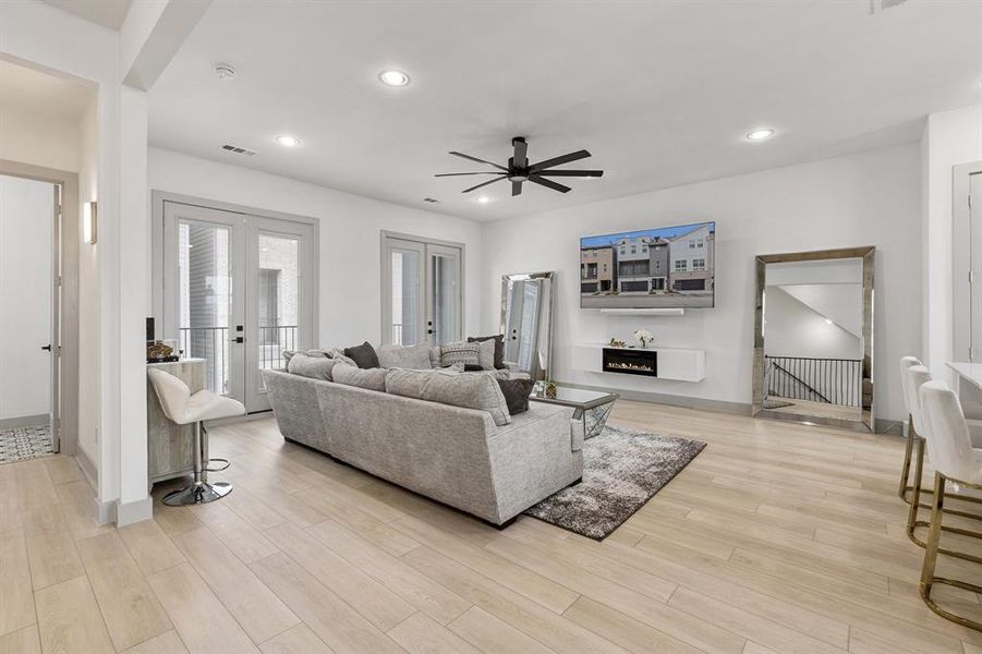 Furnished interior view inside a new home in , Dallas (Image 15). Furnished interior view inside a new home in , Dallas (Image 15).