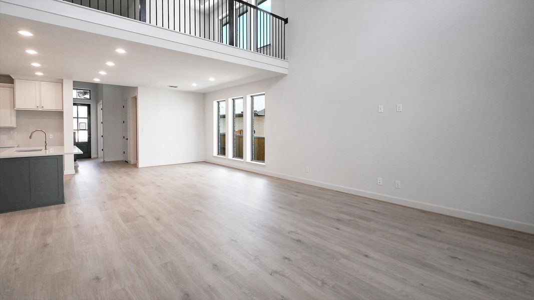 Spacious, unfurnished interior of a new home in 6 Creeks, Kyle (Image 22).