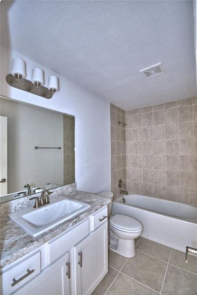 Furnished interior view inside a new home in Cadence Crossing, Auburndale (Image 17).