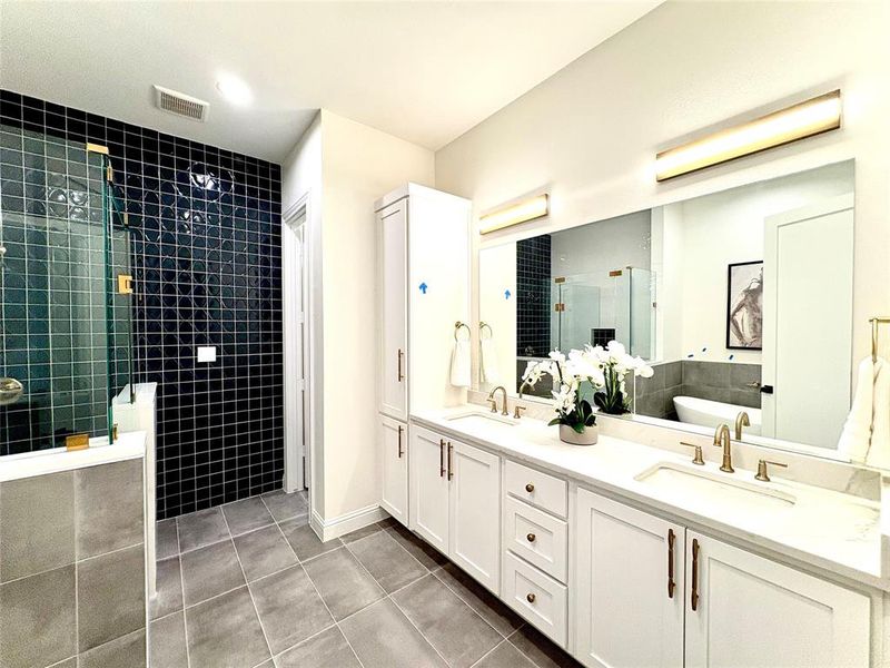 Furnished interior view inside a new home in , Heath (Image 14).