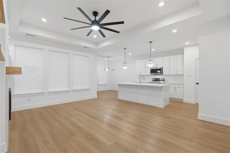 Spacious, unfurnished interior of a new home in , Dallas (Image 10).