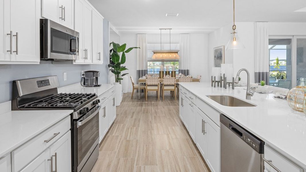 2444 Palmetto Kitchen 1of4 Base3