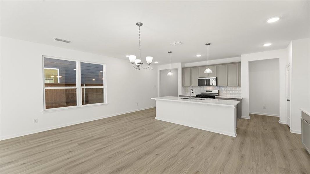 11. 3234 Summerland - Dining (2) 11. 3234 Summerland - Dining (2)