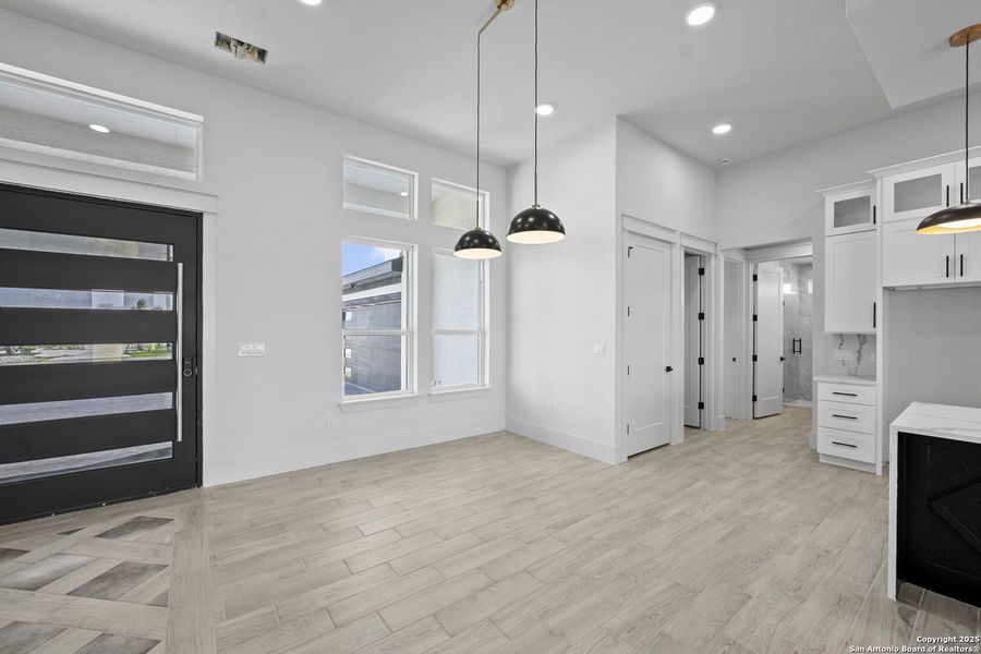 Spacious, unfurnished interior of a new home in , Floresville (Image 40). Spacious, unfurnished interior of a new home in , Floresville (Image 40).