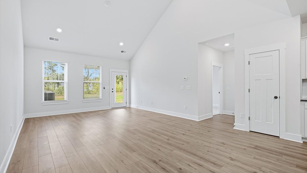 First-rate family room with thoughtful layout and superior connection to kitchen and dining spaces First-rate family room with thoughtful layout and superior connection to kitchen and dining spaces