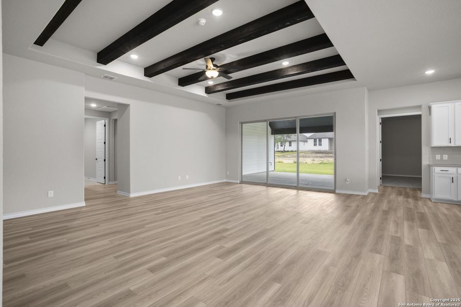 Spacious, unfurnished interior of a new home in Potranco Oaks, Castroville (Image 11).