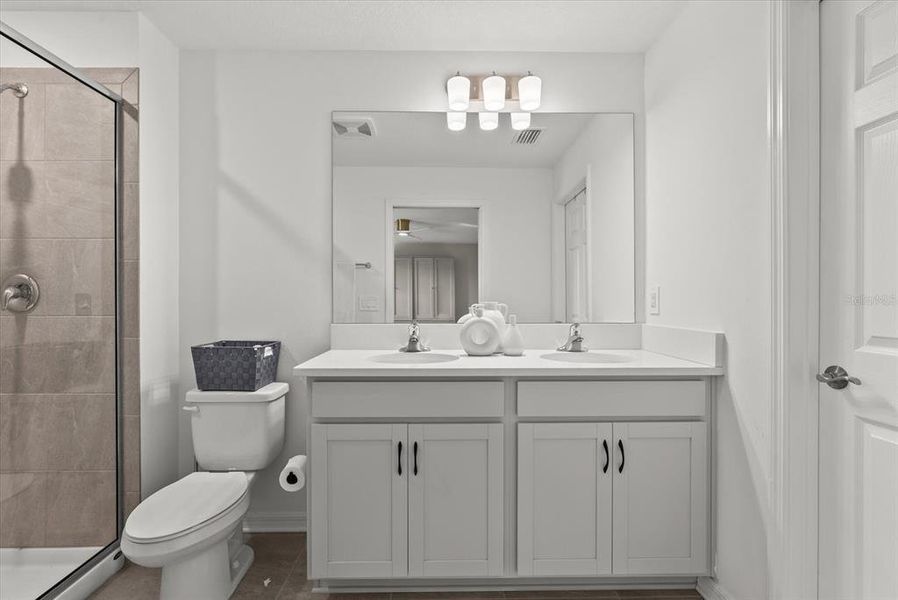 Furnished interior view inside a new home in , Sarasota (Image 34).