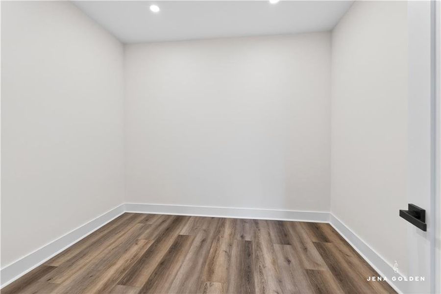 Spacious, unfurnished interior of a new home in , Dahlonega (Image 66).