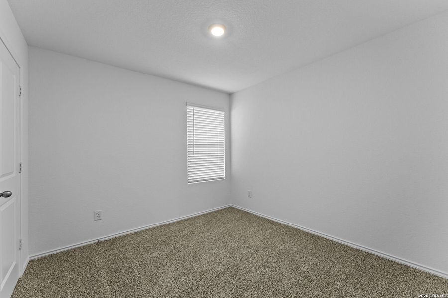 Spacious, unfurnished interior of a new home in Avenida, Converse (Image 15).