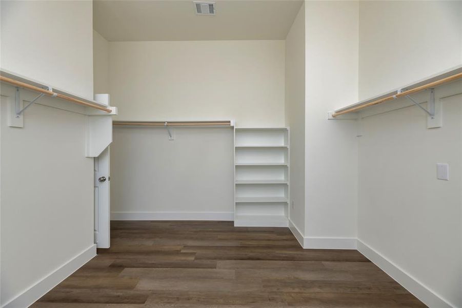 Spacious, unfurnished interior of a new home in , Princeton (Image 21).