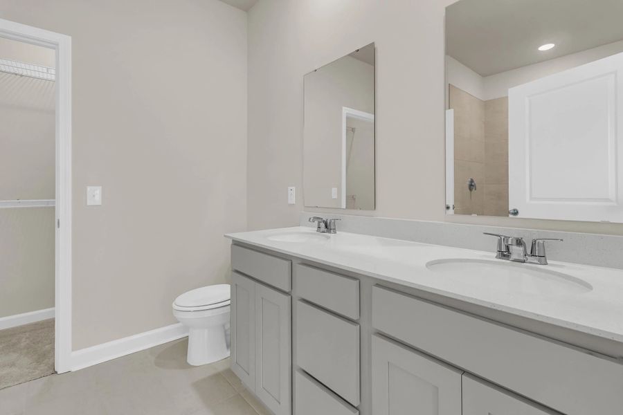 Similar Palmetto floorplan with Serene Collection. Features and finishes vary.