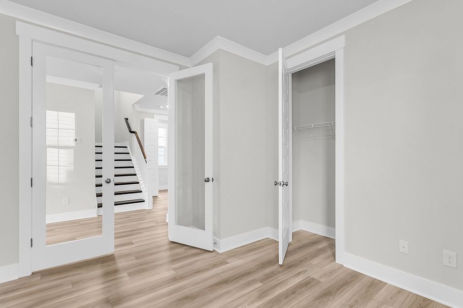 Spacious, unfurnished interior of a new home in Pineland Preserve, Summerville (Image 34).