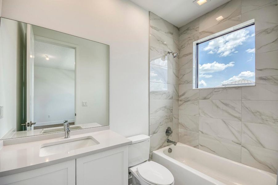 Ensuite Guest Bath 2