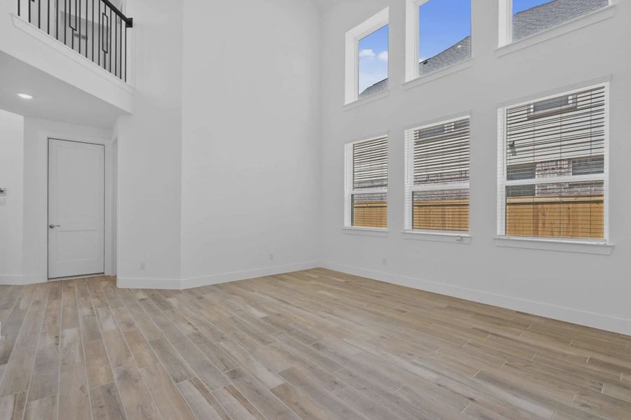 Representative unfurnished interior of a home built from the Durango by Chesmar Homes in Sienna 45', Missouri City (Image 14).