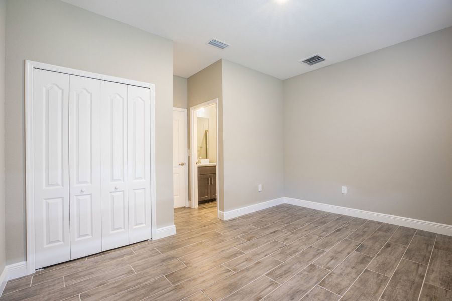 Representative unfurnished interior of a home built from the Sierra by Maronda Homes in Marion Oaks, Ocala (Image 14).