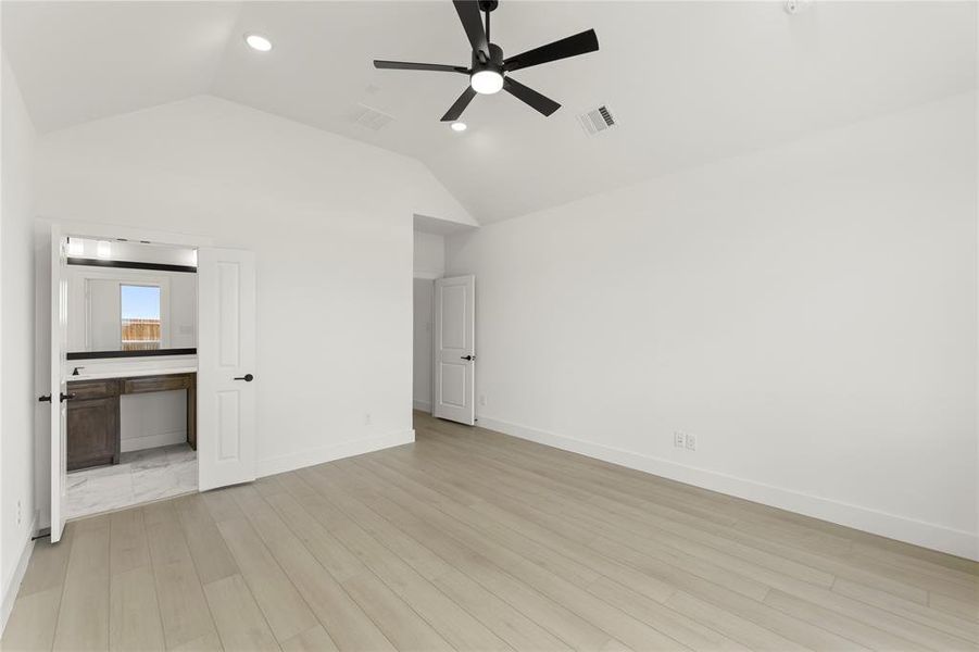 19. 2409 Belmont - Primary (2)