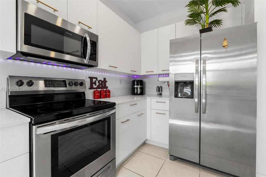 Furnished interior view inside a new home in , Miami (Image 9).