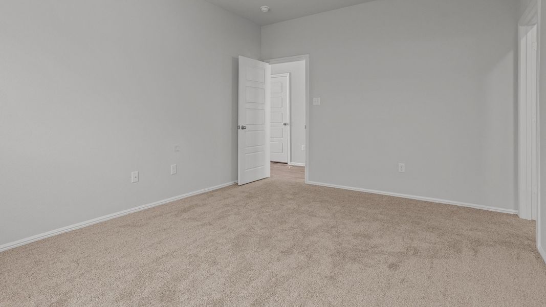 Representative unfurnished interior of a home built from the ZAVALLA by D.R. Horton in Faculty Row, Abilene (Image 17).