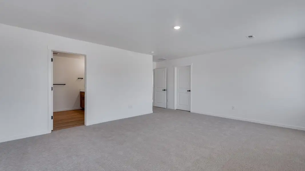 Spacious, unfurnished interior of a new home in Prairie Song, Windsor (Image 20). Spacious, unfurnished interior of a new home in Prairie Song, Windsor (Image 20).