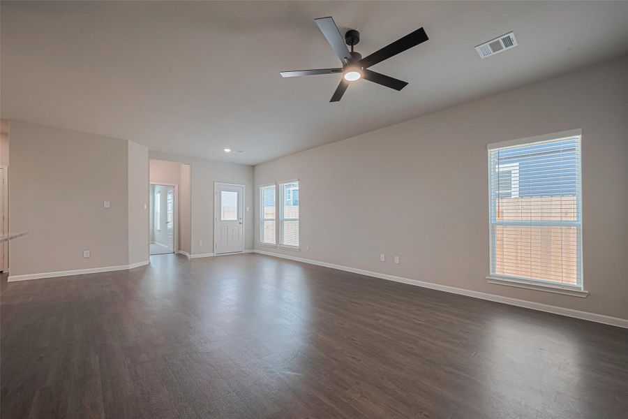Spacious, unfurnished interior of a new home in La Segarra, Brookshire (Image 27).
