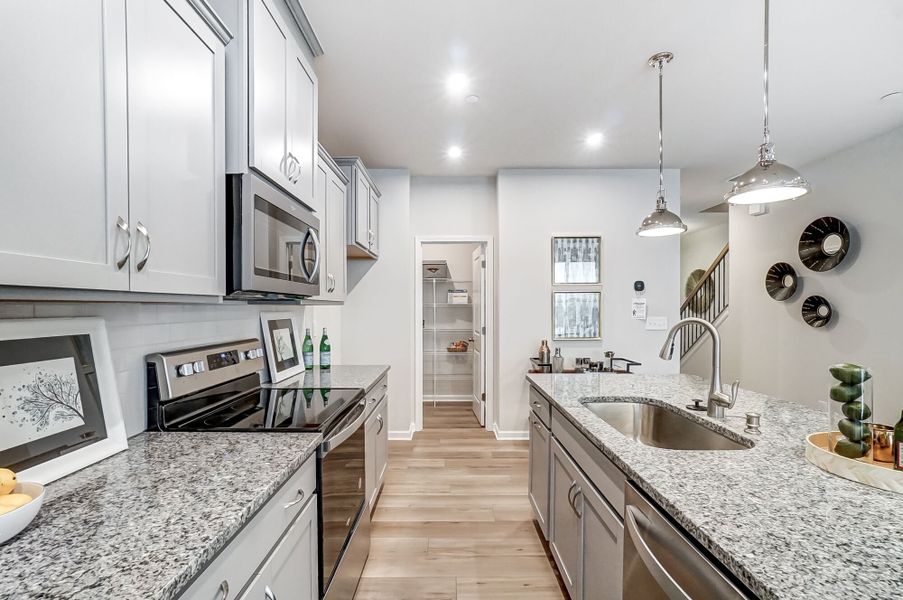 Photo representation of the Adriana plan. Colors, finishes and options will vary.