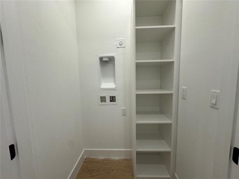 Spacious, unfurnished interior of a new home in , Orlando (Image 12).