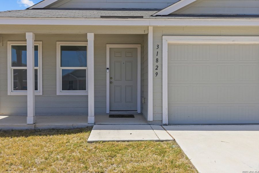 Exterior details and patio area of a home in Hidden Trails, Bulverde (Image 4).