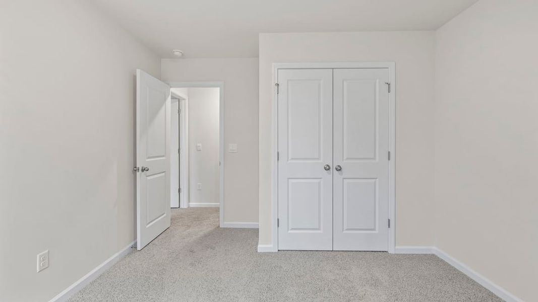 Spacious, unfurnished interior of a new home in Hawk Ridge, Anderson (Image 25).