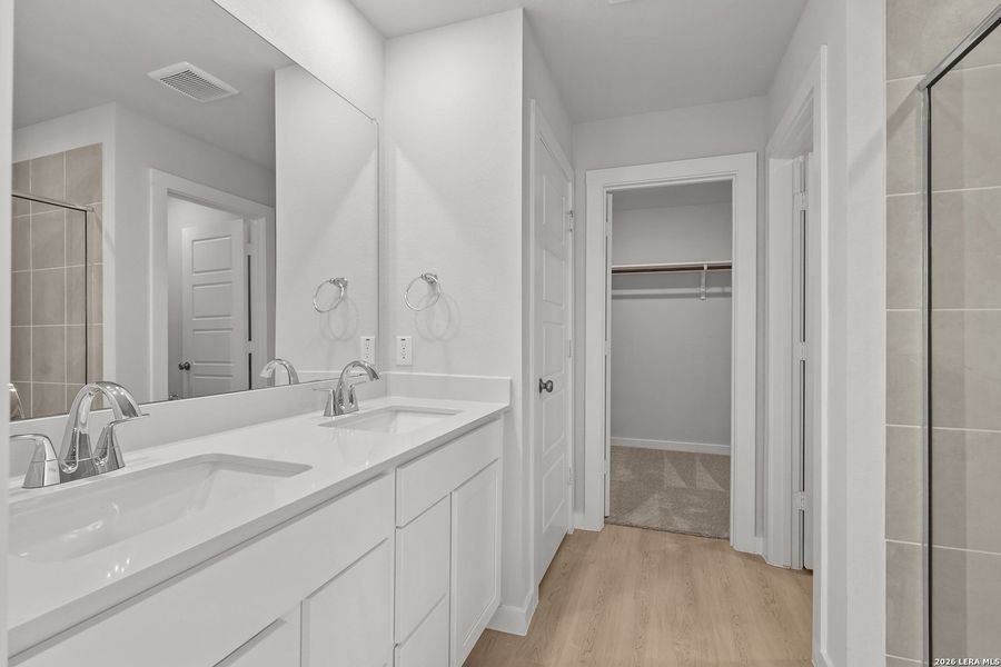 Furnished interior view inside a new home in Senna, Leon Valley (Image 14).