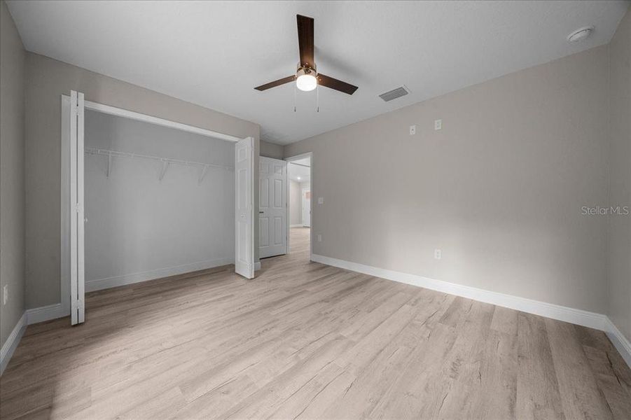 Spacious, unfurnished interior of a new home in , Belleview (Image 21).