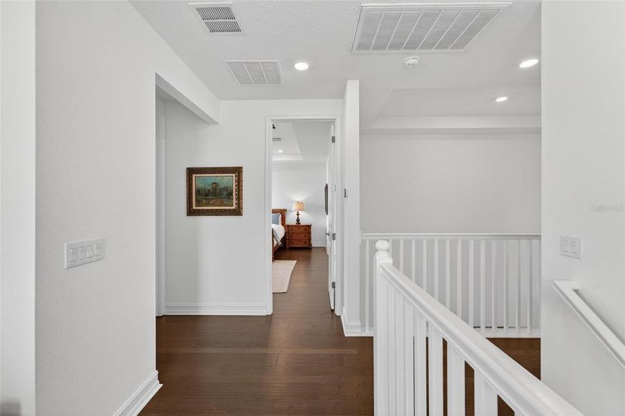 Spacious, unfurnished interior of a new home in SouthShore Yacht Club, Ruskin (Image 25).