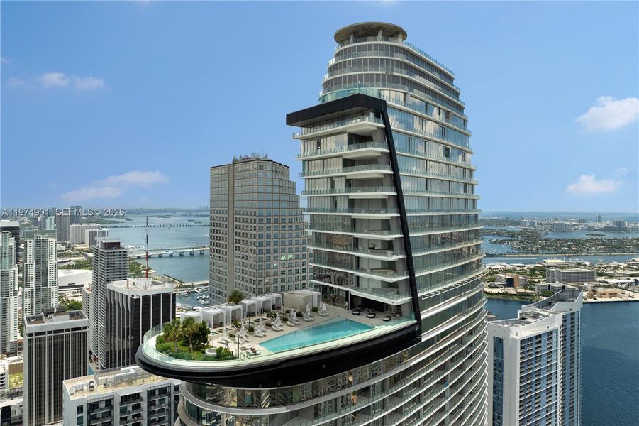 Condo located in Miami, FL showcasing its design and architecture (Image 26).
