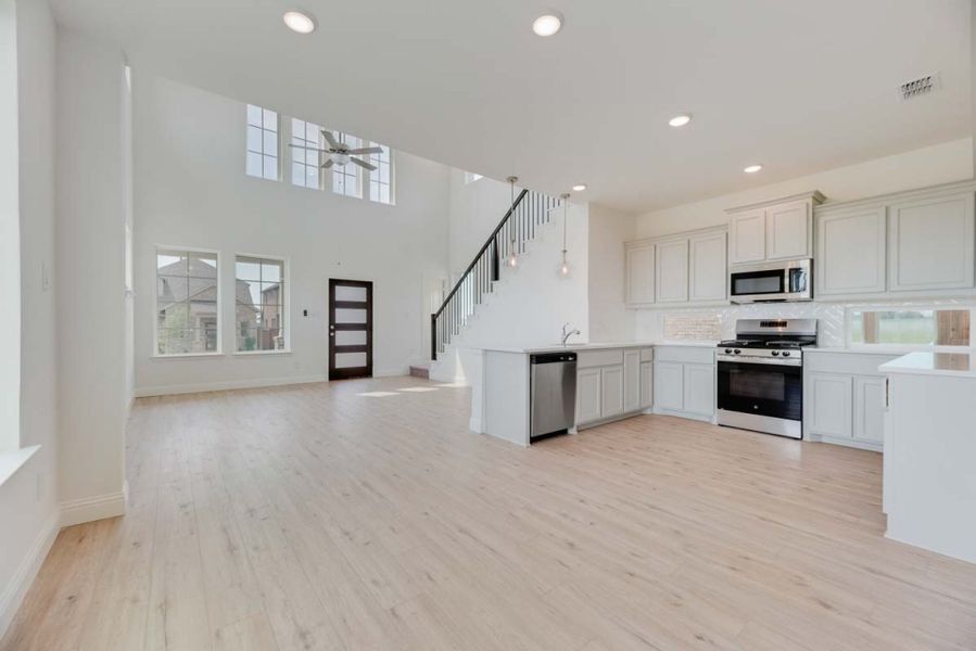 Image 20 representing the Newland by Pacesetter Homes in Elevon, Lavon, TX.