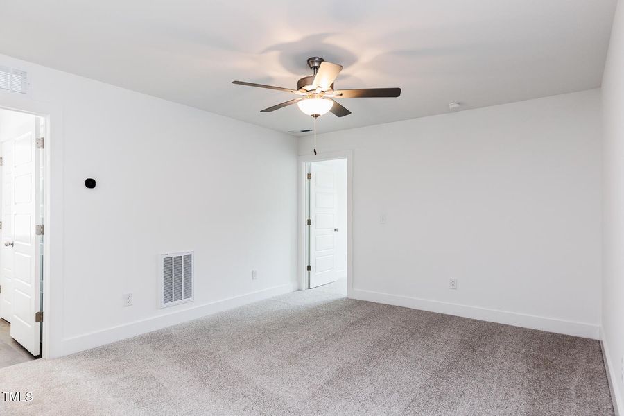 VNF-Lot 47-Aurora (19) VNF-Lot 47-Aurora (19)